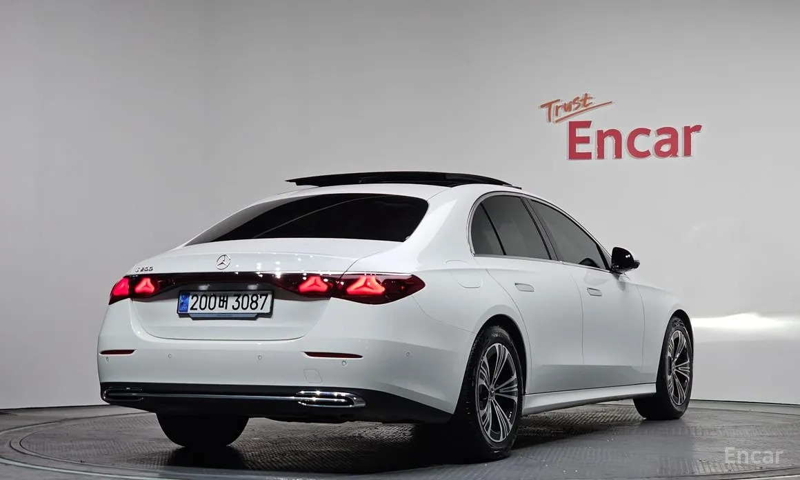 E-CLASS — صورة 3